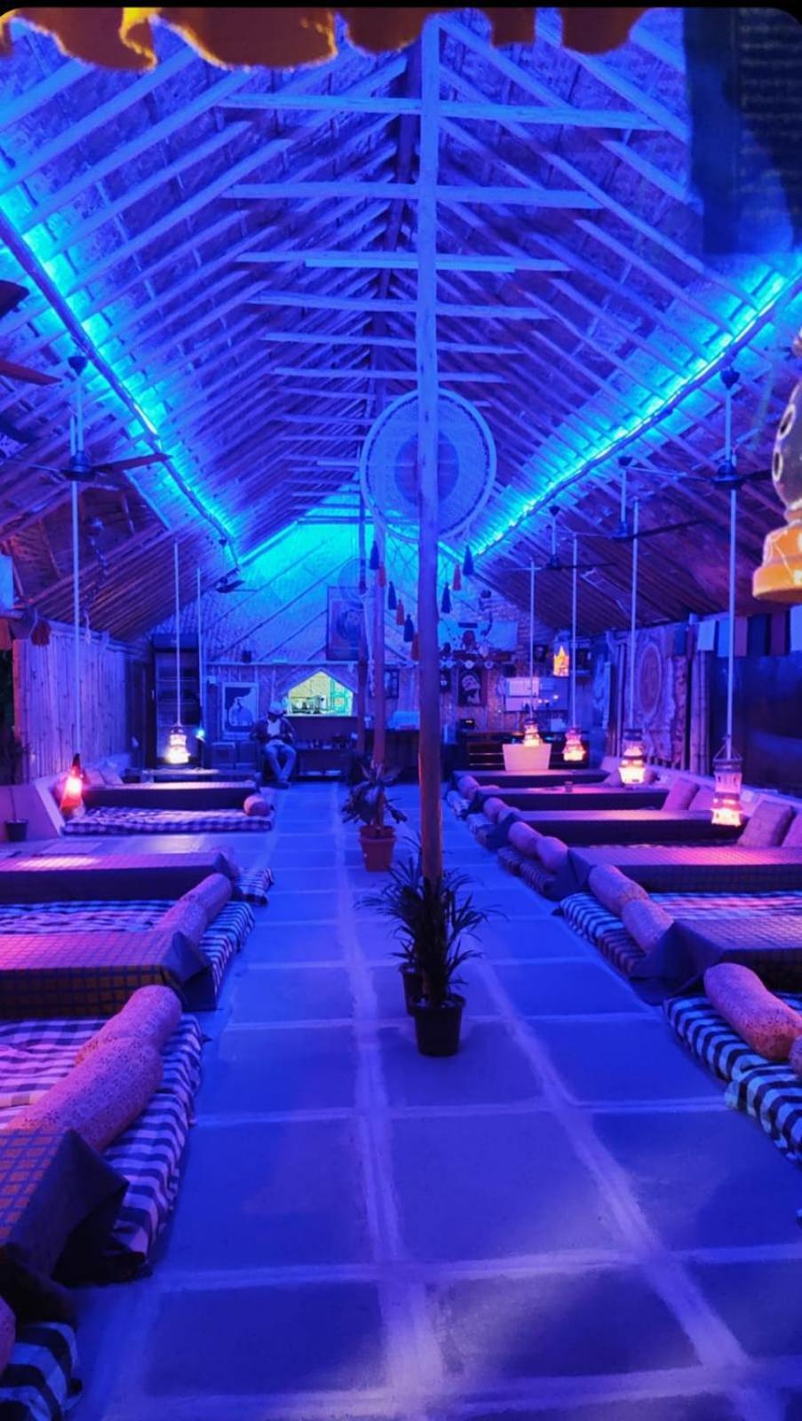 Om Shanti Om Home Stay & Cafe Hampi Luaran gambar