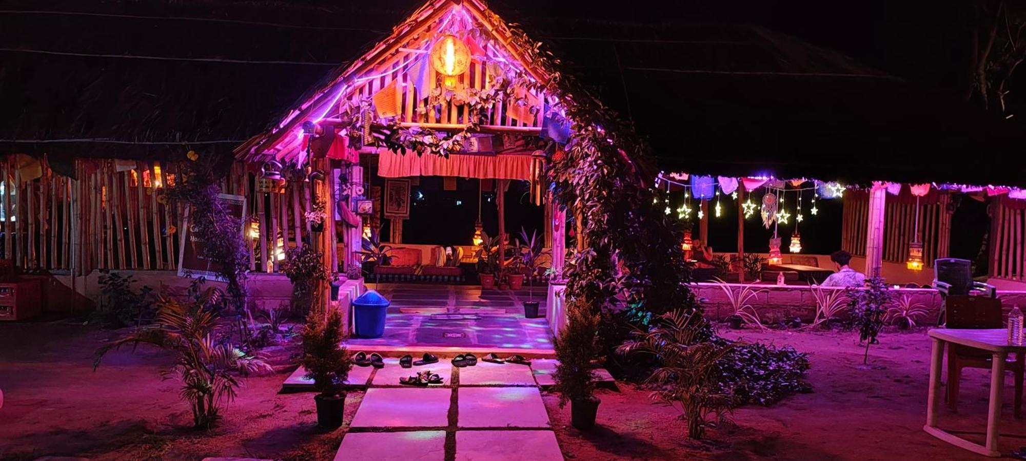Om Shanti Om Home Stay & Cafe Hampi Luaran gambar