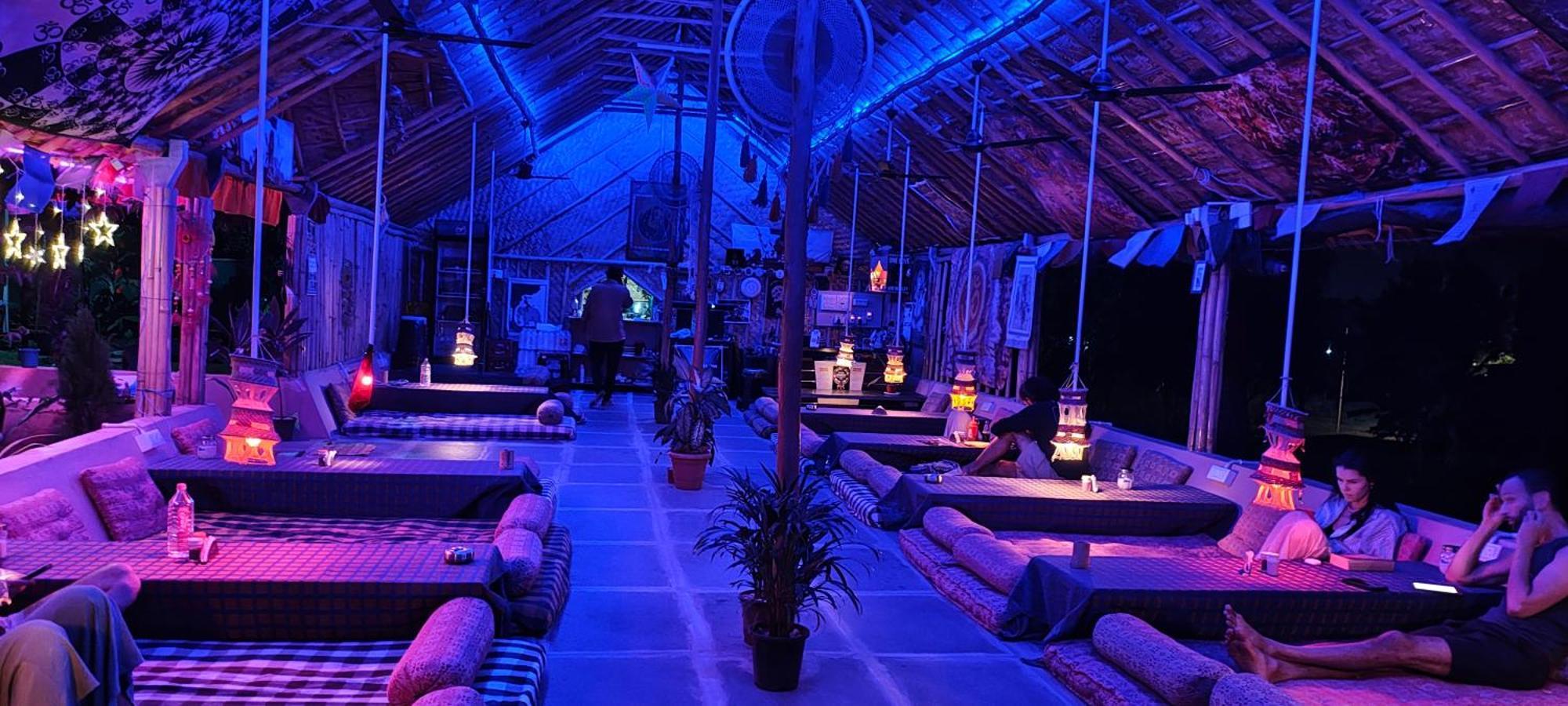 Om Shanti Om Home Stay & Cafe Hampi Luaran gambar