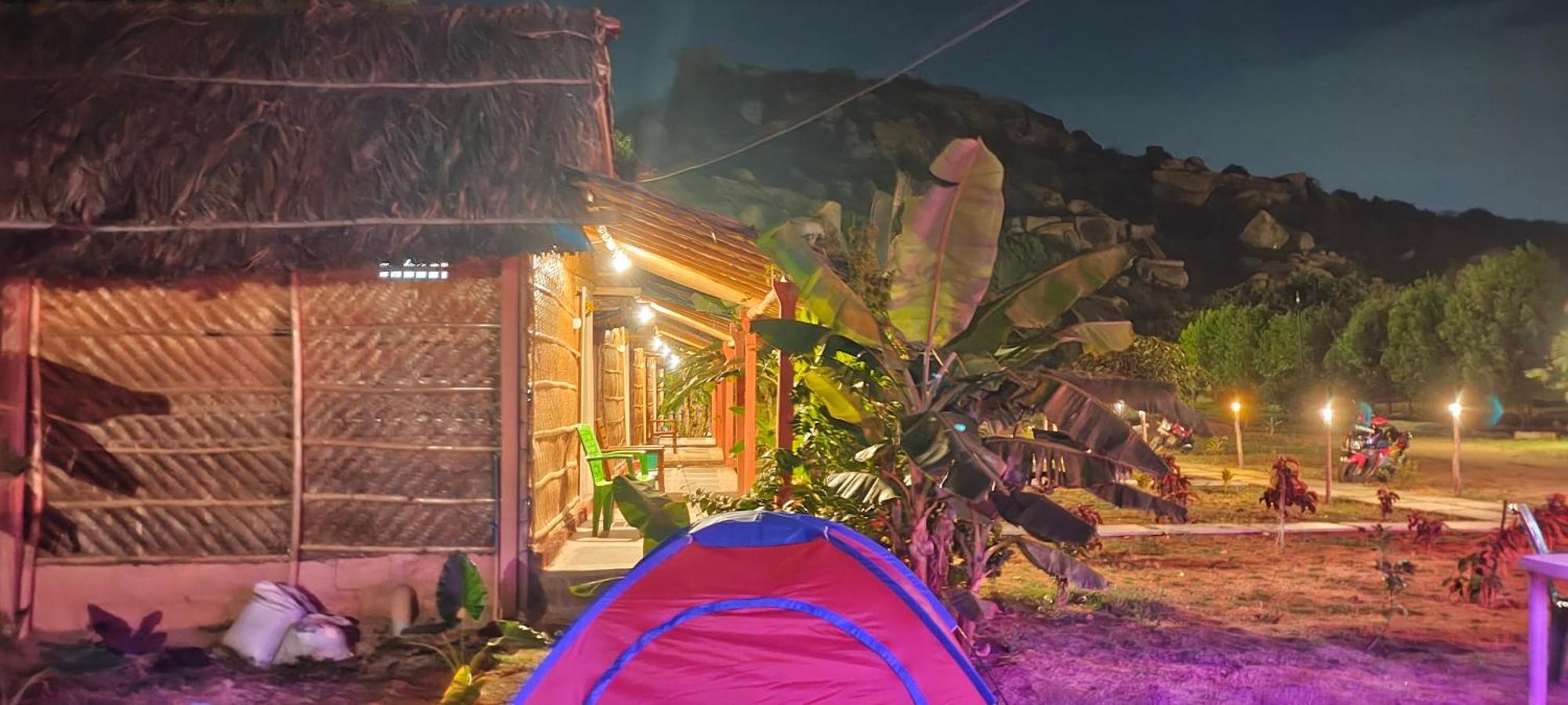 Om Shanti Om Home Stay & Cafe Hampi Luaran gambar